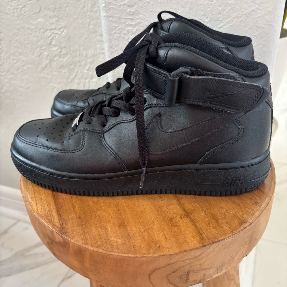 Nike air force 1 Black High-Top Leather Sneakers with Ankle Strap - Picture 6 of 11